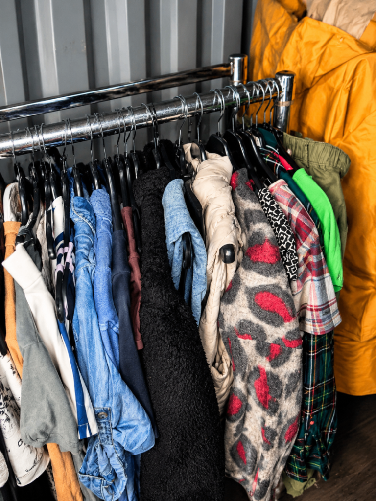 👕👗 HUGE CLOTHING CLEARANCE – 2 FULL CLOTHES RAILS! 👗👕