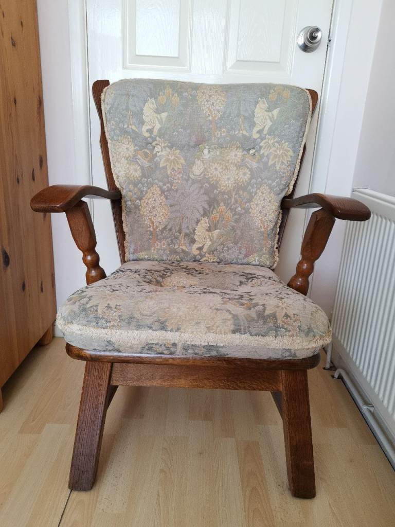 Quality solid wood frame with cushions seat chair 
