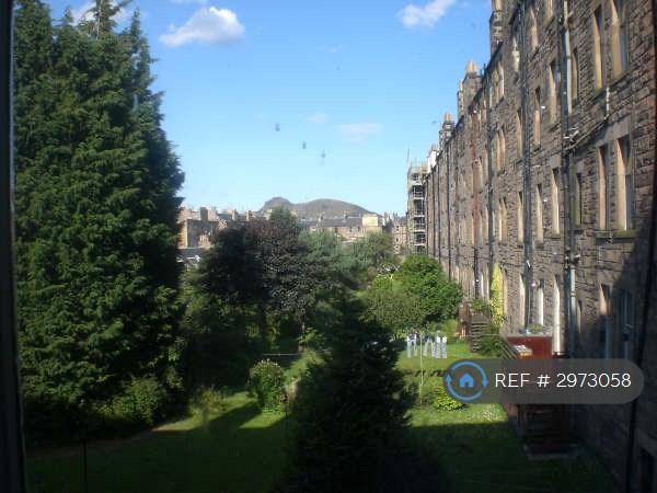 4 bedroom flat in Edinburgh, Edinburgh, EH9 (4 bed) (#2973058)