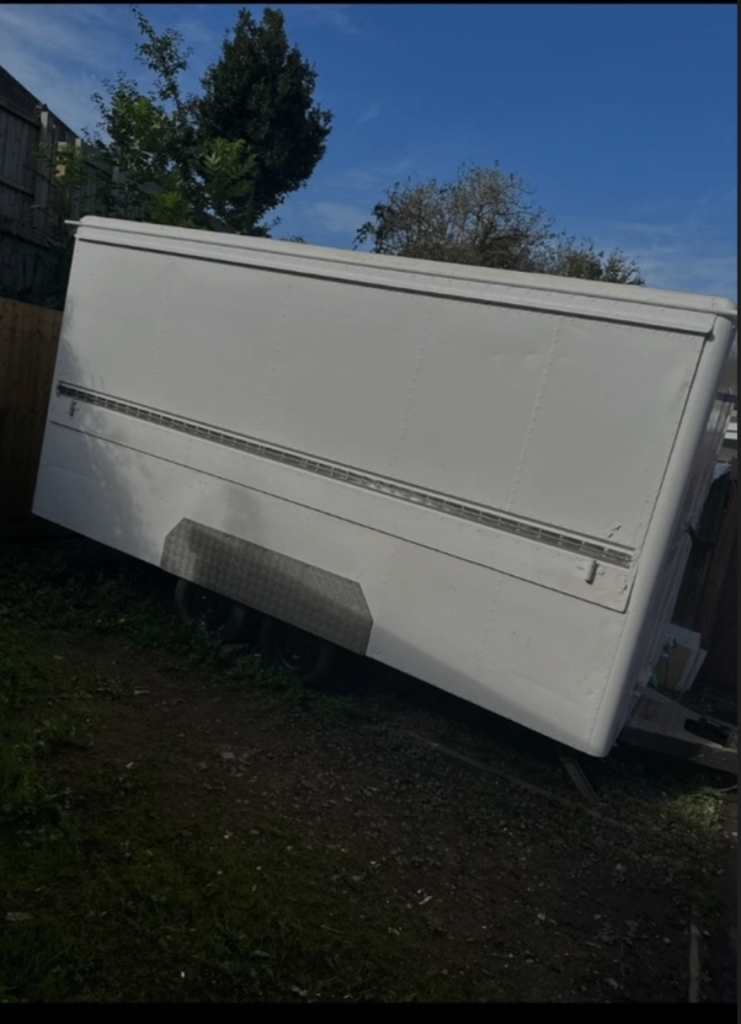 Catering trailer 