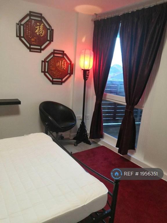 2 bedroom flat in Boston Street, Manchester, M15 (2 bed) (#1956351)