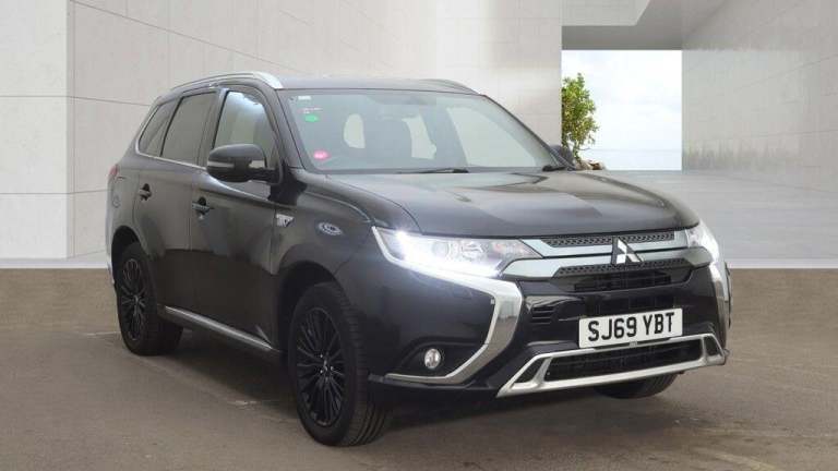 2020 Mitsubishi Outlander 2.4h TwinMotor 13.8kWh Dynamic SUV 5dr Petrol Plug-in Hybrid CVT 4WD Eu...