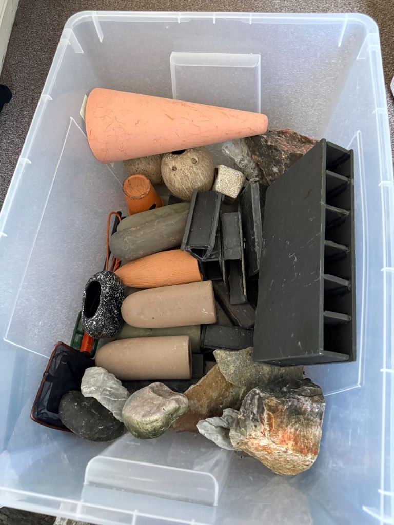 Plecos caves job lot