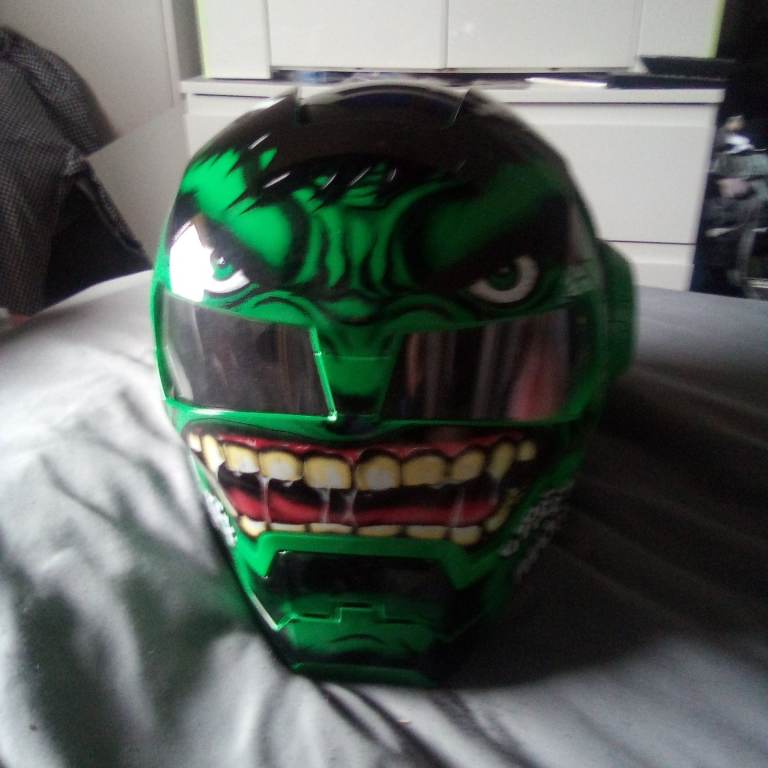 Incredible Hulk crash helmet 