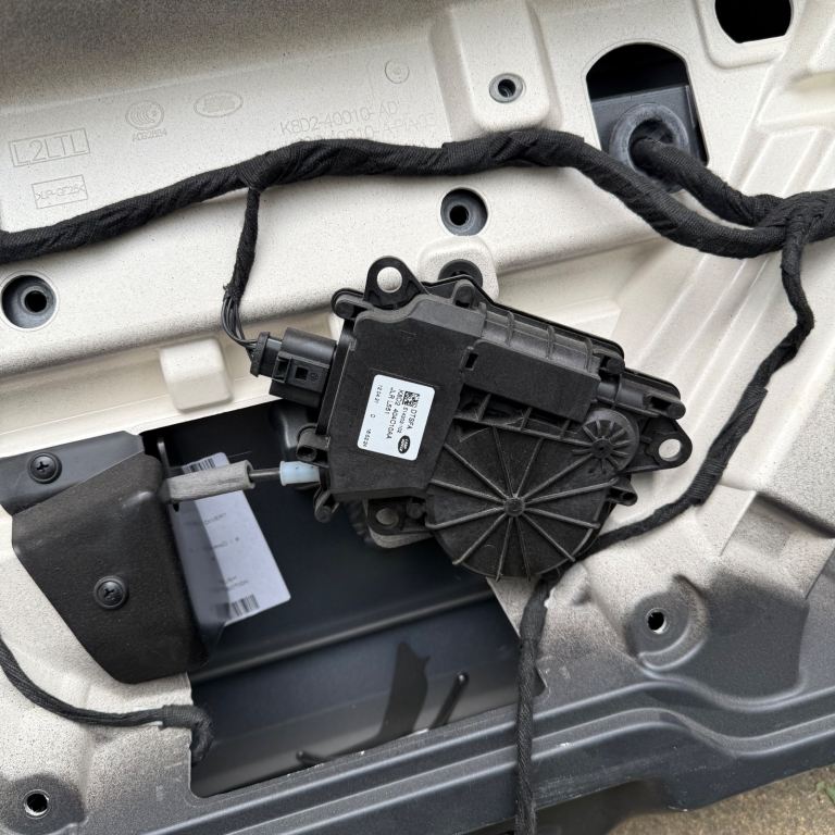 Land Rover Range Rover Evoque L551 2021 Complete Tailgate LR146880 Grey