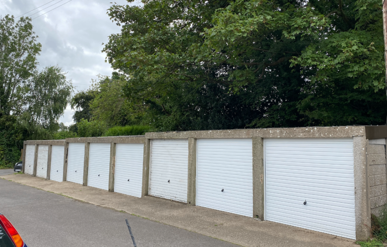 Lock-Up Garage in Cranbrook