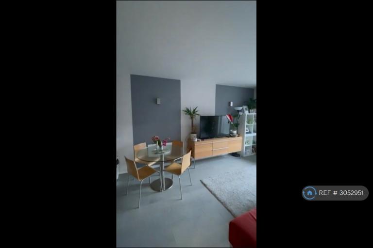 2 bedroom flat in Goulden Street, Manchester, M4 (2 bed) (#3052951)