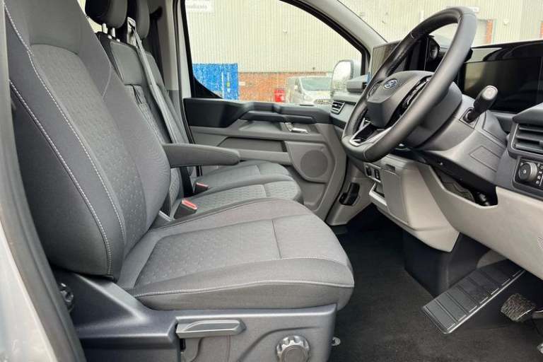 2025 Ford Transit Custom 2.5 PHEV 232ps H1 Double Cab Van Limited Auto PANEL VAN PETROL/ELECTRIC ...