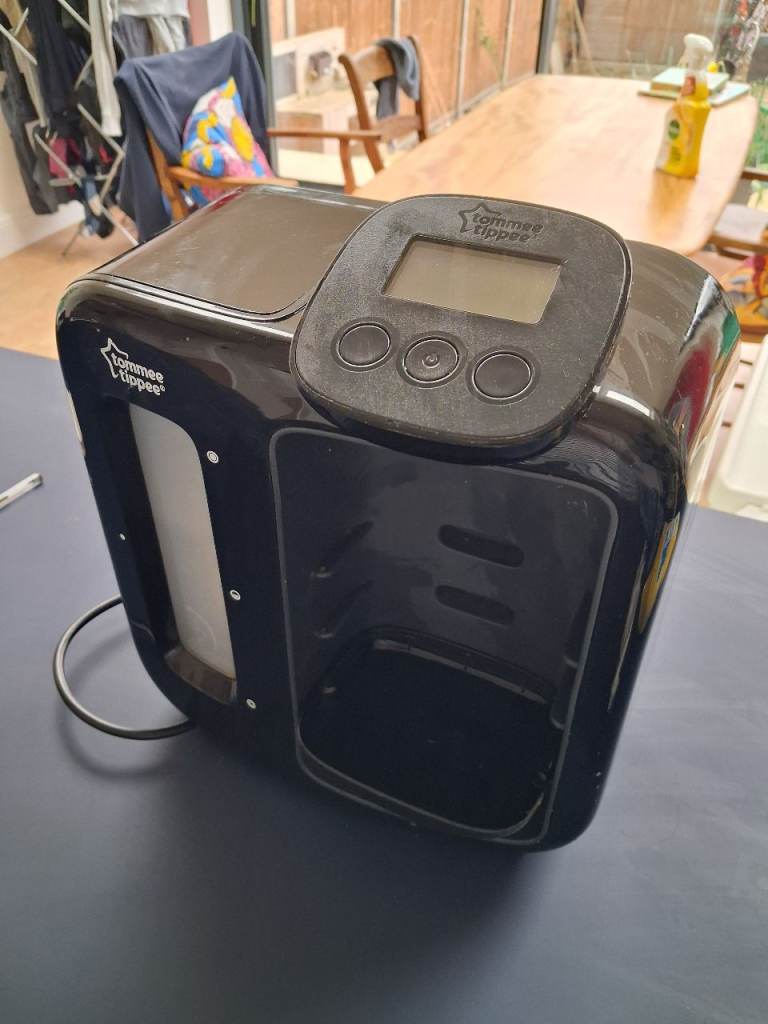 Tomee Tippee formula maker