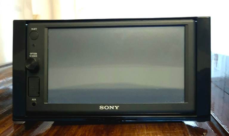 SONY XAV-AX1000 6.2'' Apple CarPlay Media Receiver with BLUETOOTH