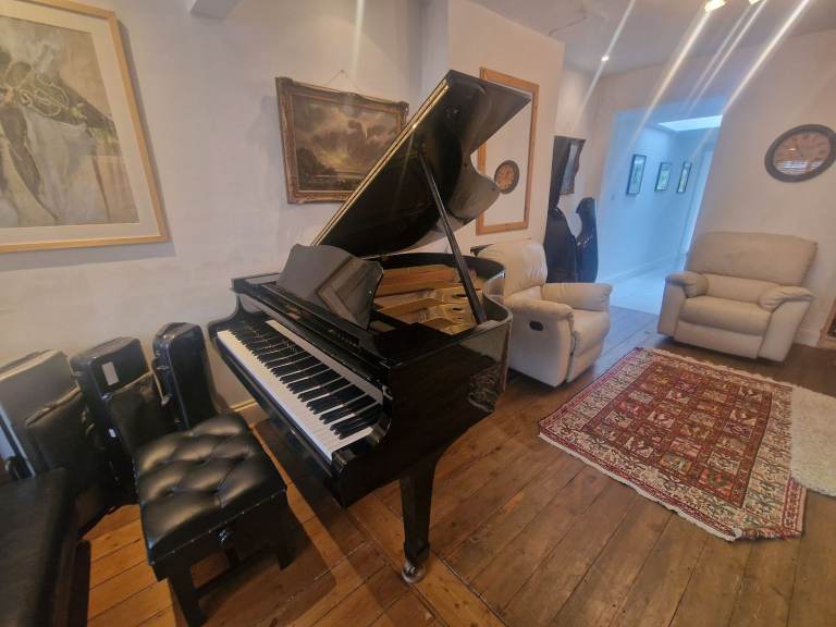 Yamaha G2 Grand Piano in Polished Black Polyester with Matching Stool