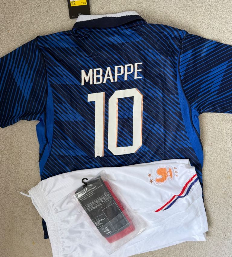 Kids football mbhappe football kit with socks sizes 7-13 years