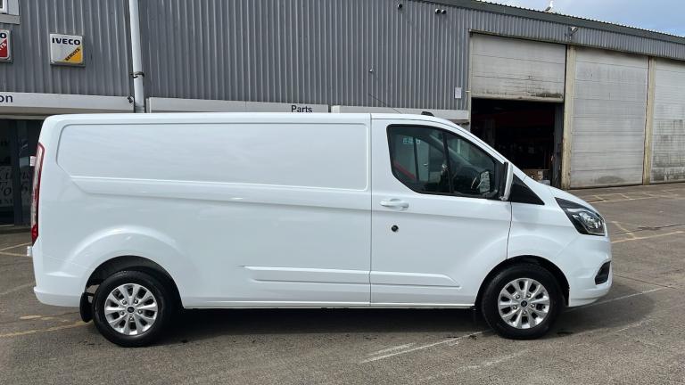 2023 Ford Transit Custom TRANSIT CUSTOM 300 L2 H1 DIESEL FWD  2.0 Eco Blue 130ps Low Roof Van Die...