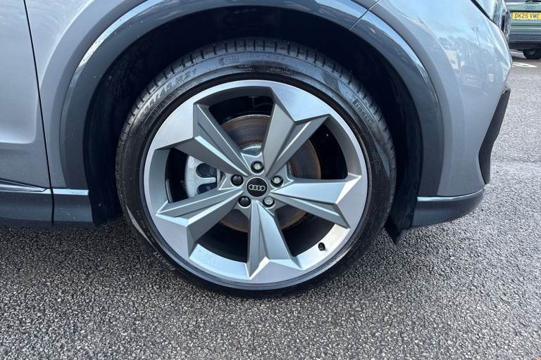 2025 Audi Q4 e-tron Q4  Black Edition 45 e-tron   kW SUV ELECTRIC Automatic