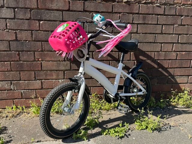 Kids White Bike with Pink Basket and Streamers – Good Condition