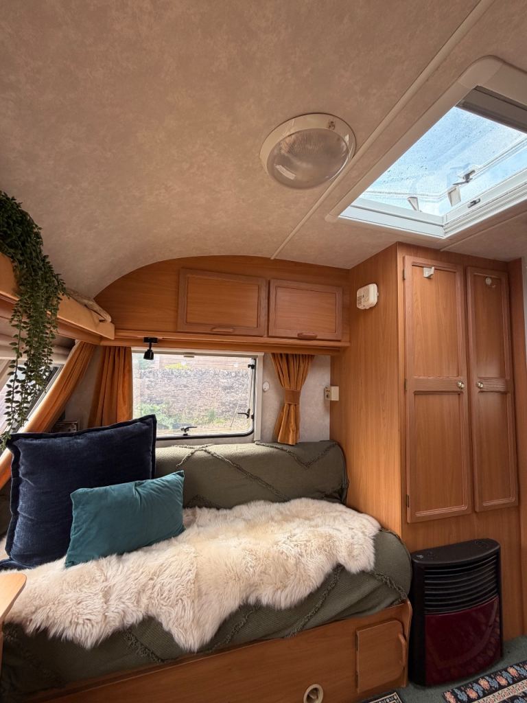Avondale dart lightweight 2 berth Caravan