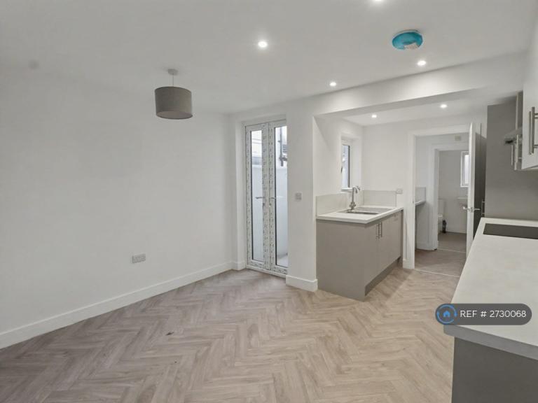 3 bedroom house in Milton Road, Gillingham, ME7 (3 bed) (#2730068)