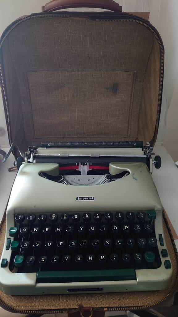 Imperial good companion 5 type writer