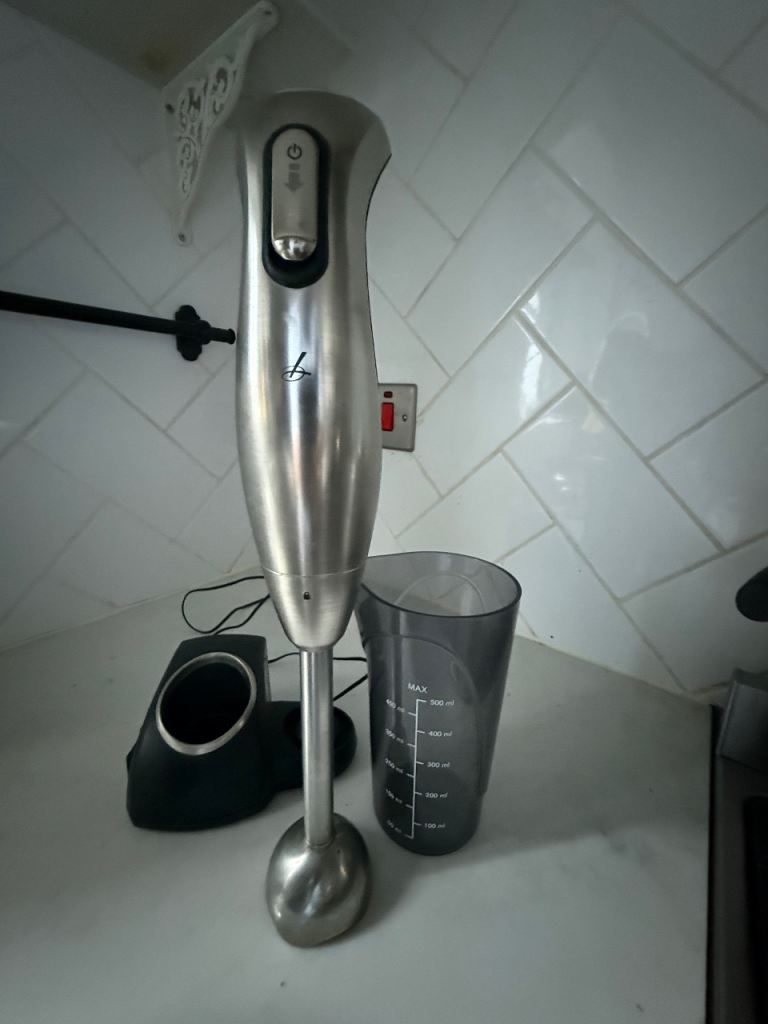 Lakeland Cordless Hand Blender with Measuring Cup – Good Condition