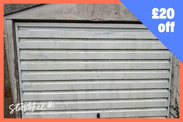 Garage to rent in London (N12) | Stashbee