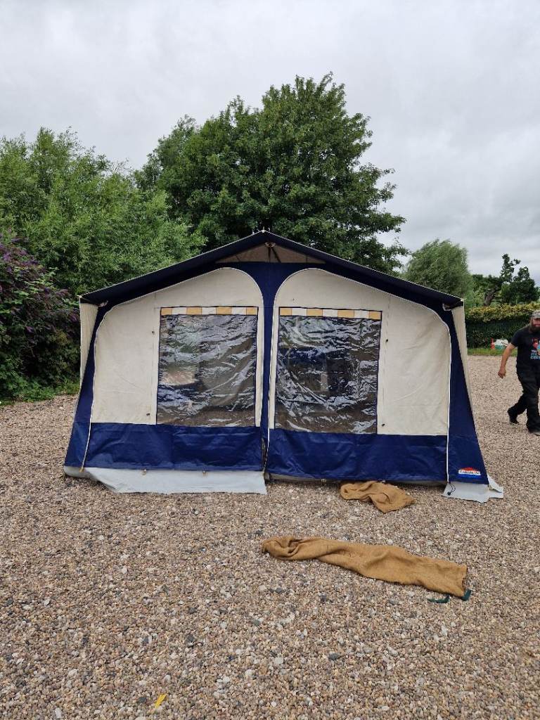 Trailer tent