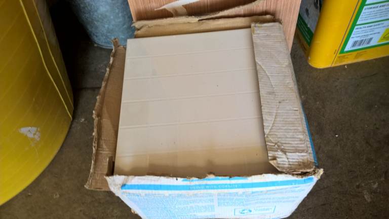 Box of BCT White Ceramic Gloss Wall Tiles - 20 x 20 cm,