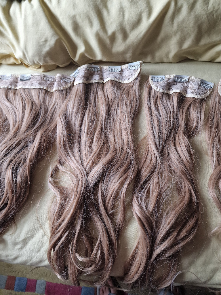 Hair extensions 