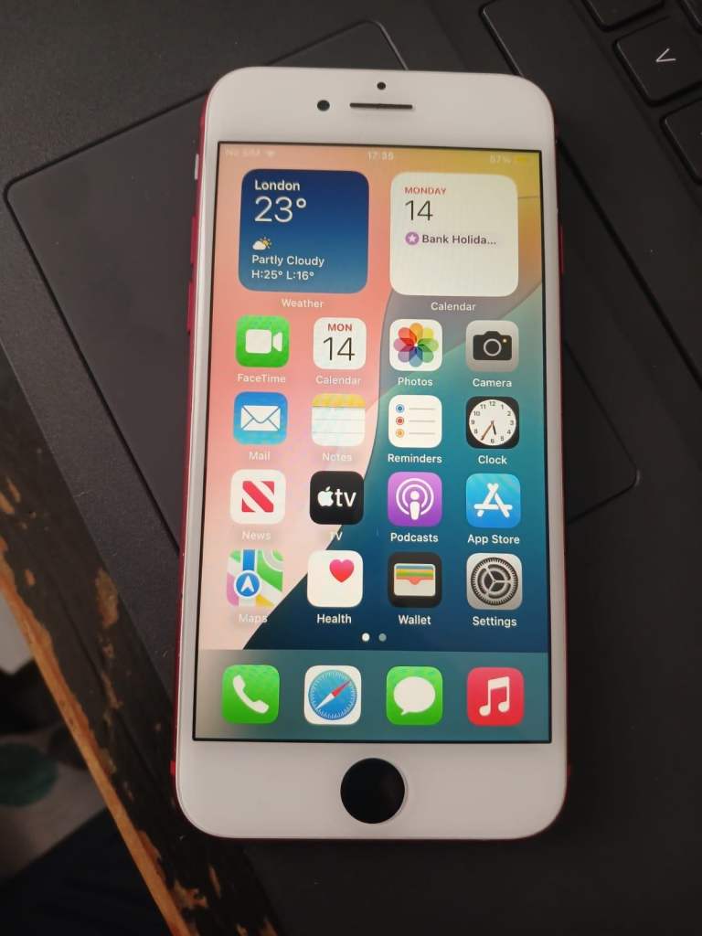 iPhone SE 2020 64GB Product Red free delivery 