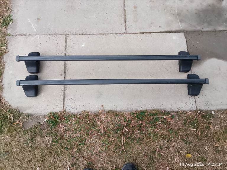 Thule roof rack for Dacia Logan or Sandero 