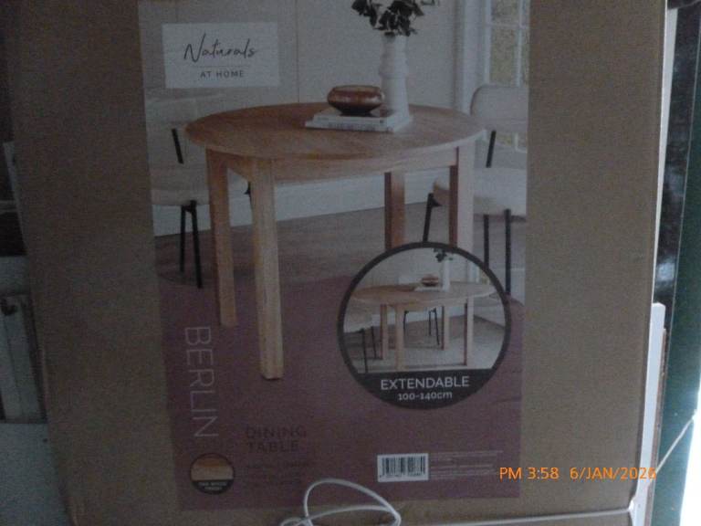 Dinning table extendable 