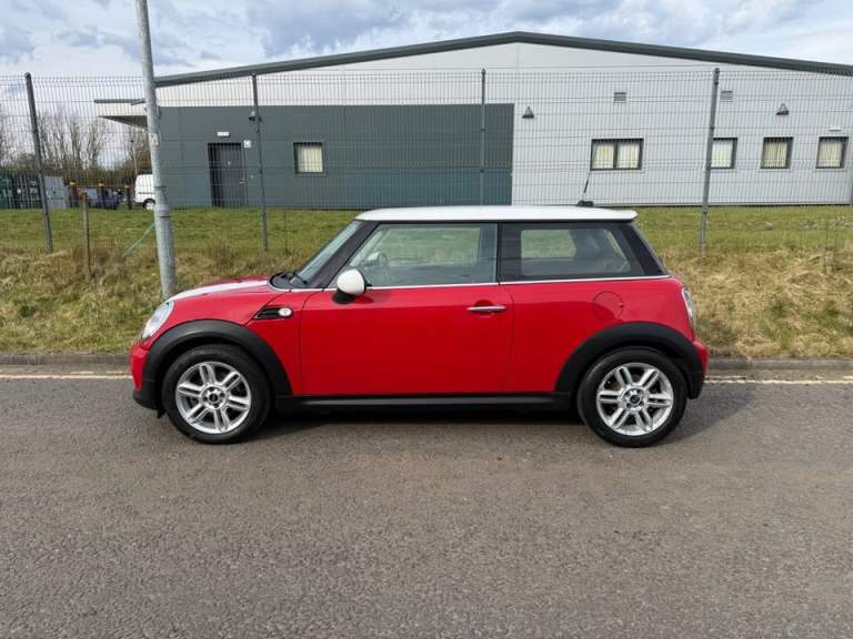 Mini Cooper 1.6 hatch, chilli pack, LOW MILES, EXCELLENT condition