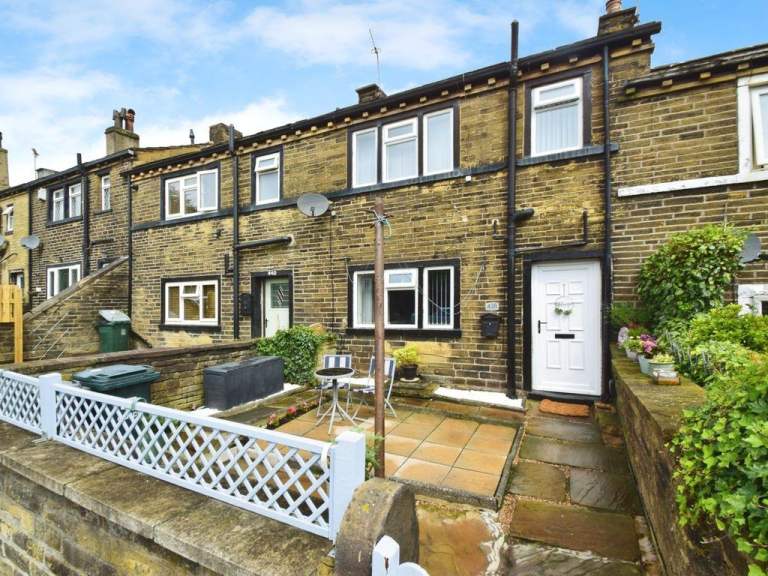 2-Bedroom Cottage for Rent – Allerton, Bradford