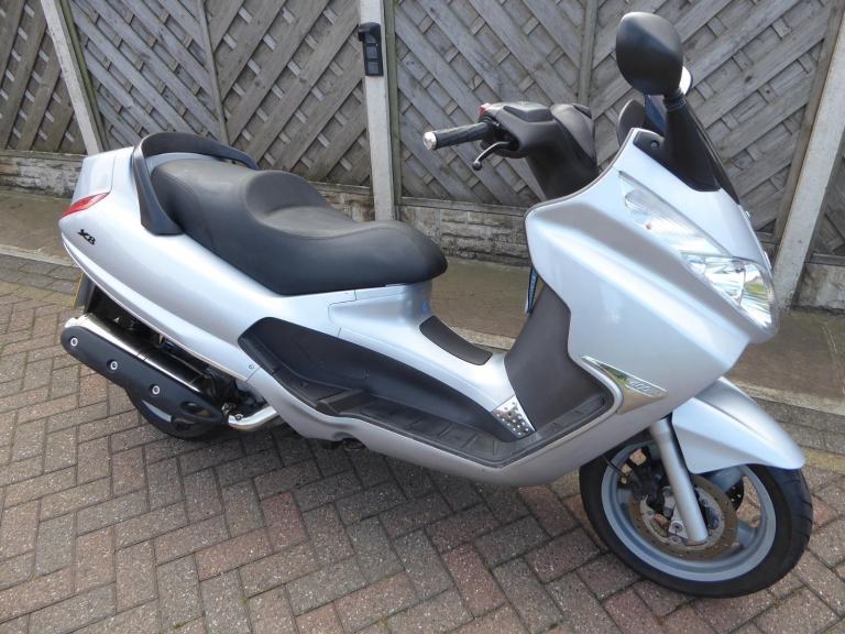 PIAGGIO X8 400 07 REG LOW MILES NEW BATTERY 1 YEARS MOT