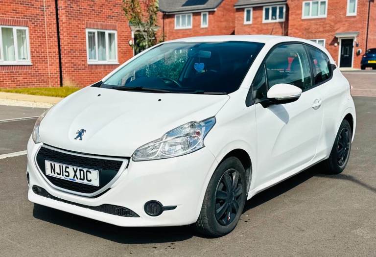 Peugeot, 208, Hatchback, 2015, Manual, 999 (cc), 3 doors