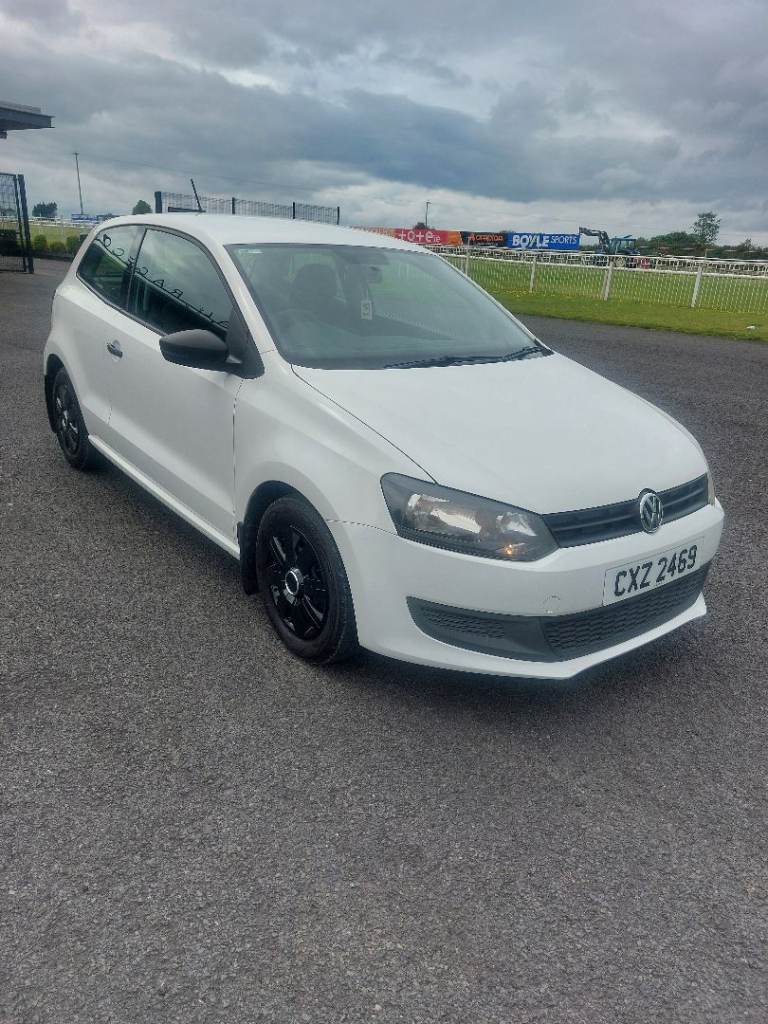 2011 VOLKSWAGEN POLO 1.2 PETROL. FULL YEARS MOT. JUST SERVICED. F.S.H. 3 MONTHS WARRANTY.