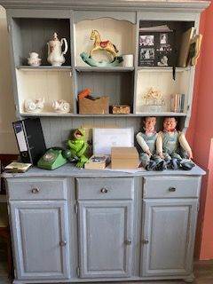 wall unit and 4 dining room chairs 