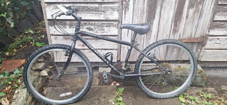 Black Mountain Bike 