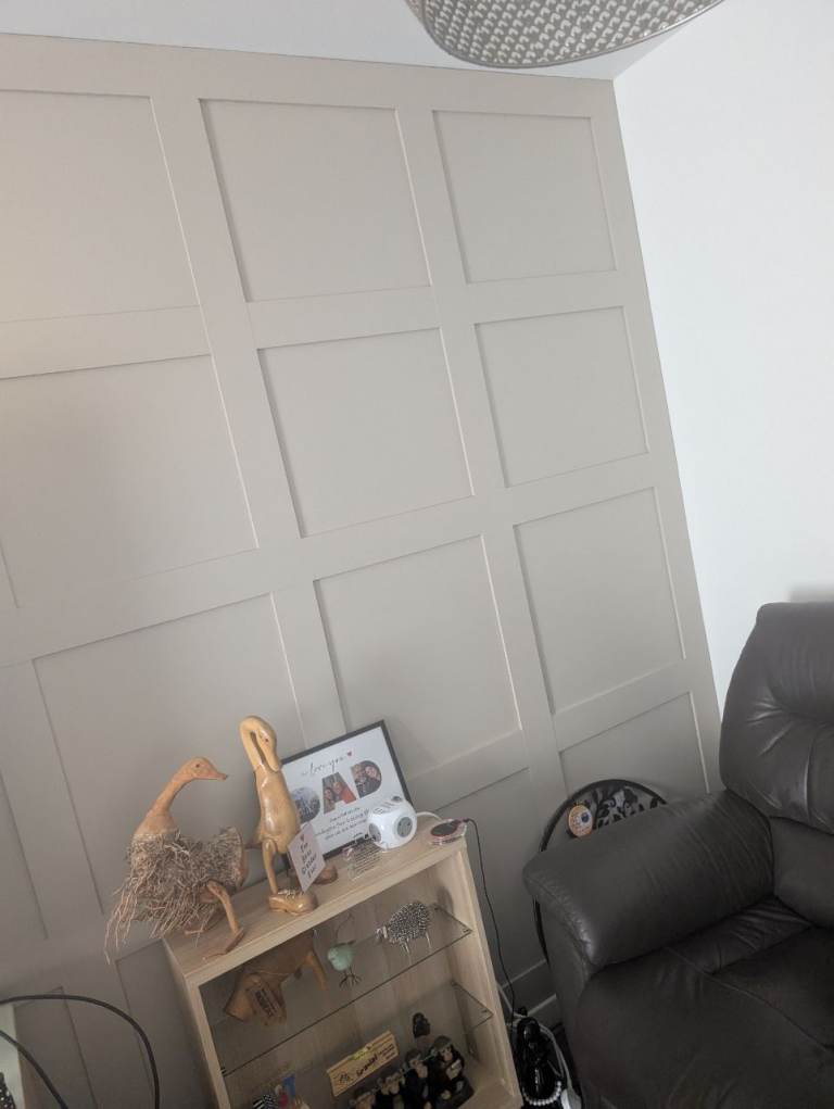 Beautiful 2 bedroom bungalow . Immaculate inside and out