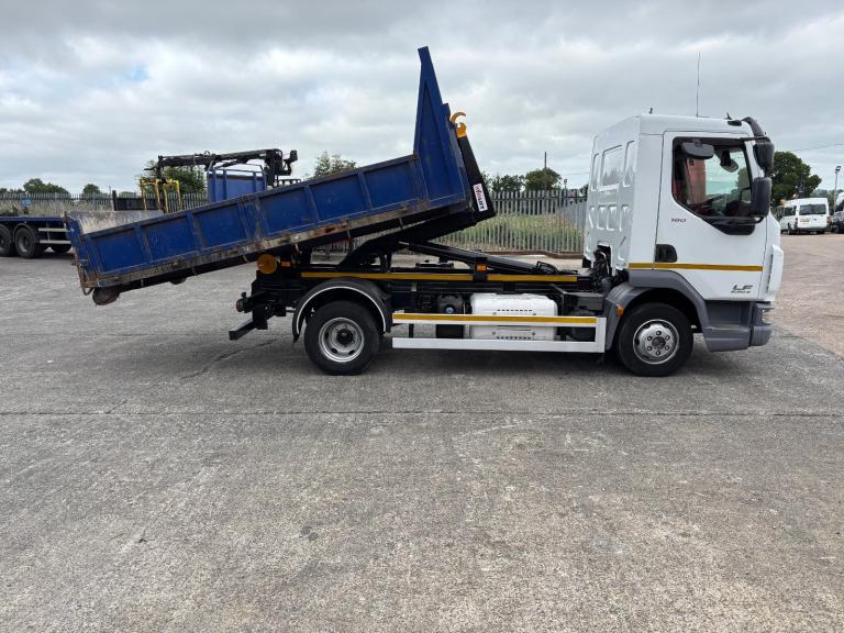 2016 Daf hook loader 7.5 ton Steel drop side body With ramp manual gear box 