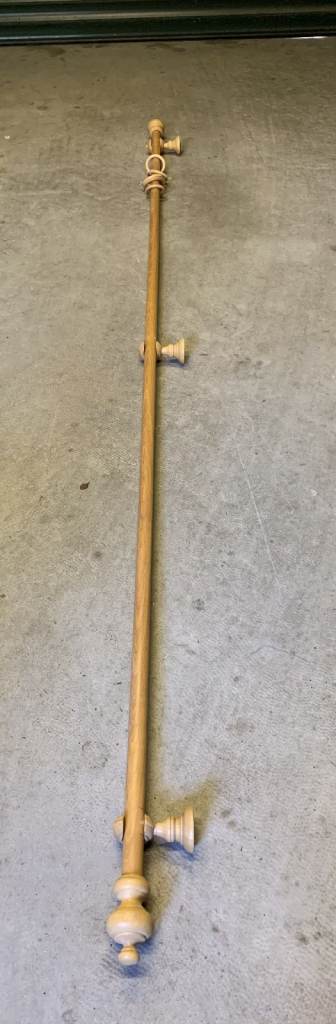 3cm Diameter Natural Wooden Curtain Pole with fixings, 264cm long 