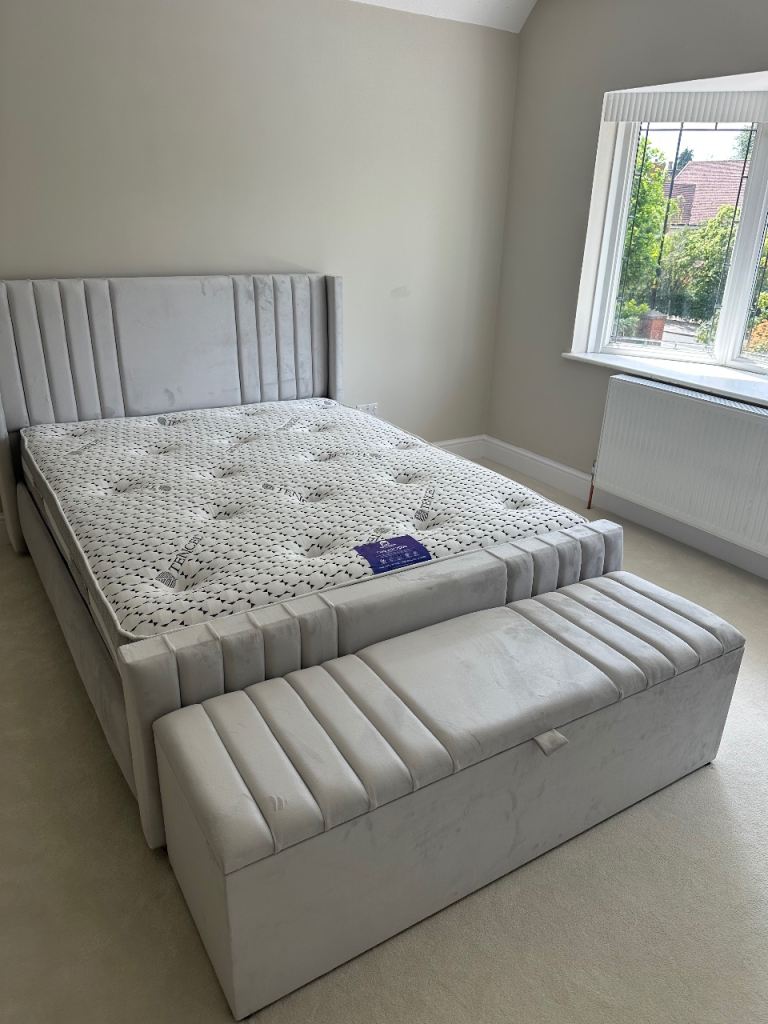 Opulence Bed Frame + Ottoman (king size)