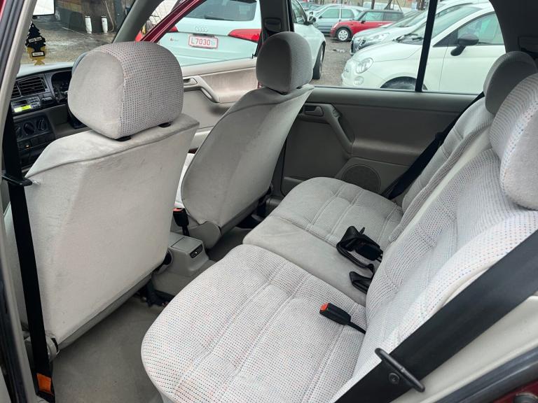 1997 Volkswagen Golf 1.6 GL 5dr [100bhp] HATCHBACK Petrol Manual