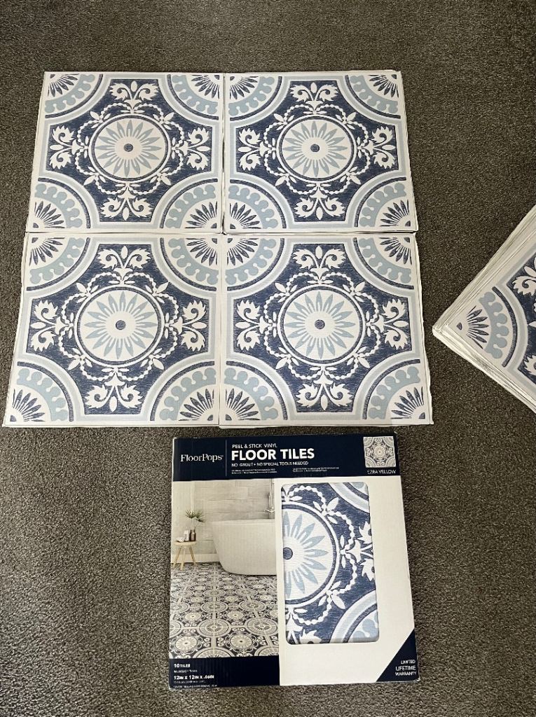 Ezra Blue and White Floor tiles