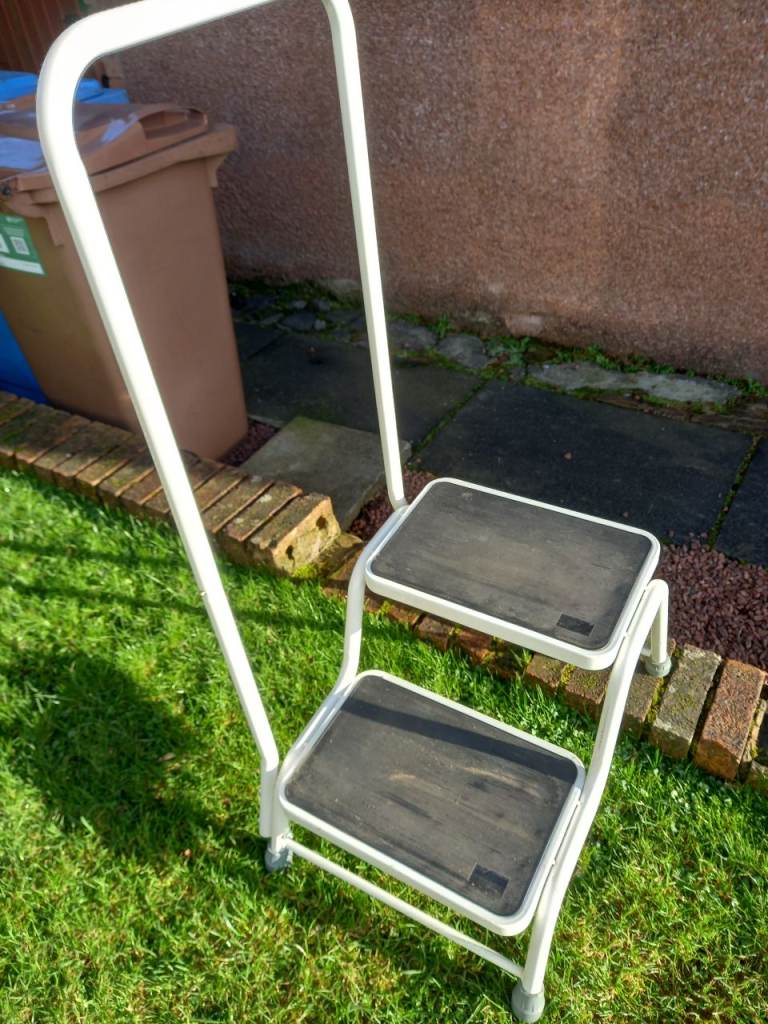 Safety caravan steps