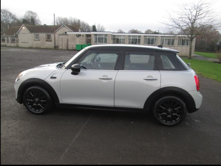 2015 MINI Hatch 1.5 Cooper 5dr HATCHBACK Petrol Manual