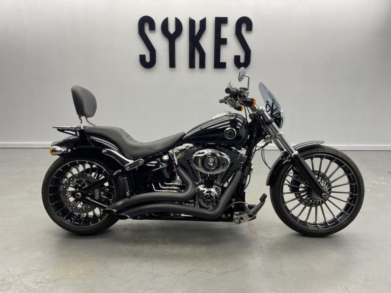 2014 Harley-Davidson FXSB Softail Breakout in Vivid Black