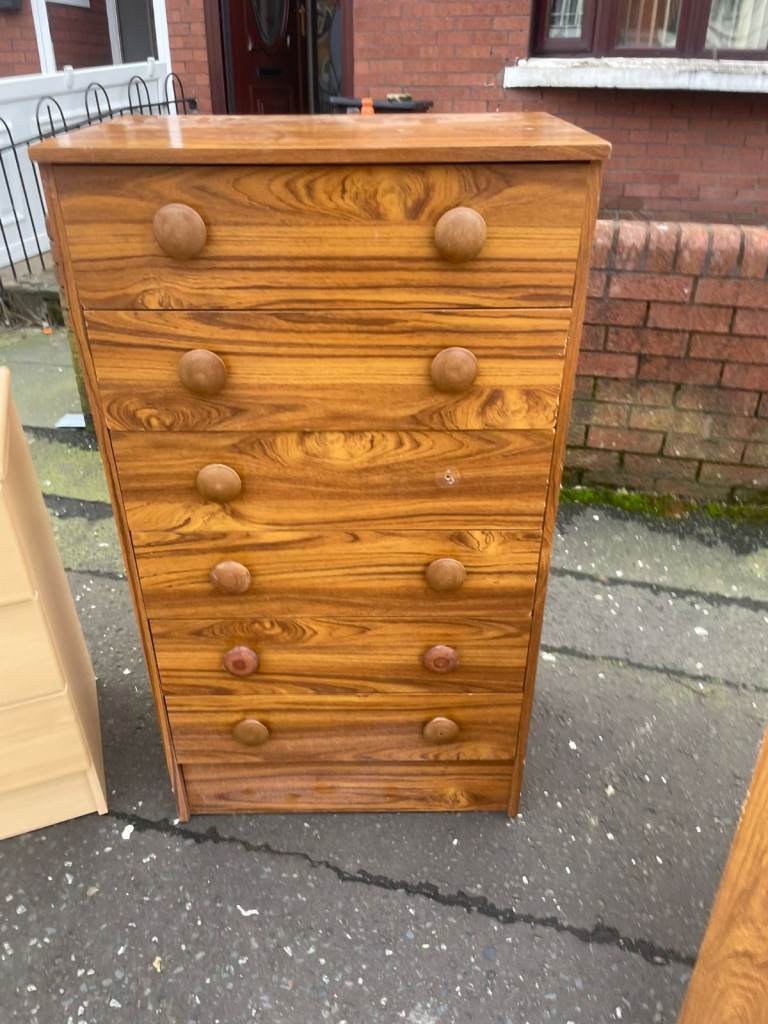 Tall tiger wood 6 drawer chest of drawers £59 good good condition 
