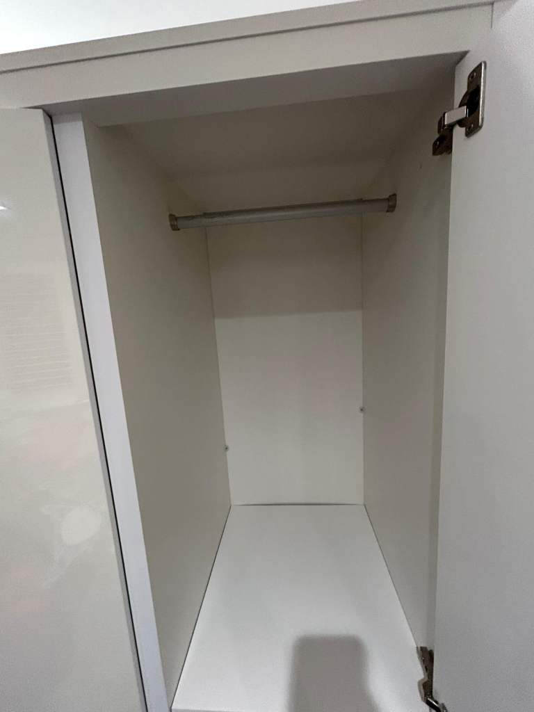 White Gloss bedroom furniture 