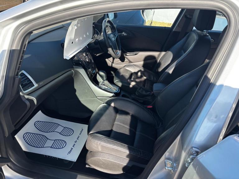 2015 Vauxhall Astra 1.6i 16V Elite 5dr Auto HATCHBACK PETROL Automatic