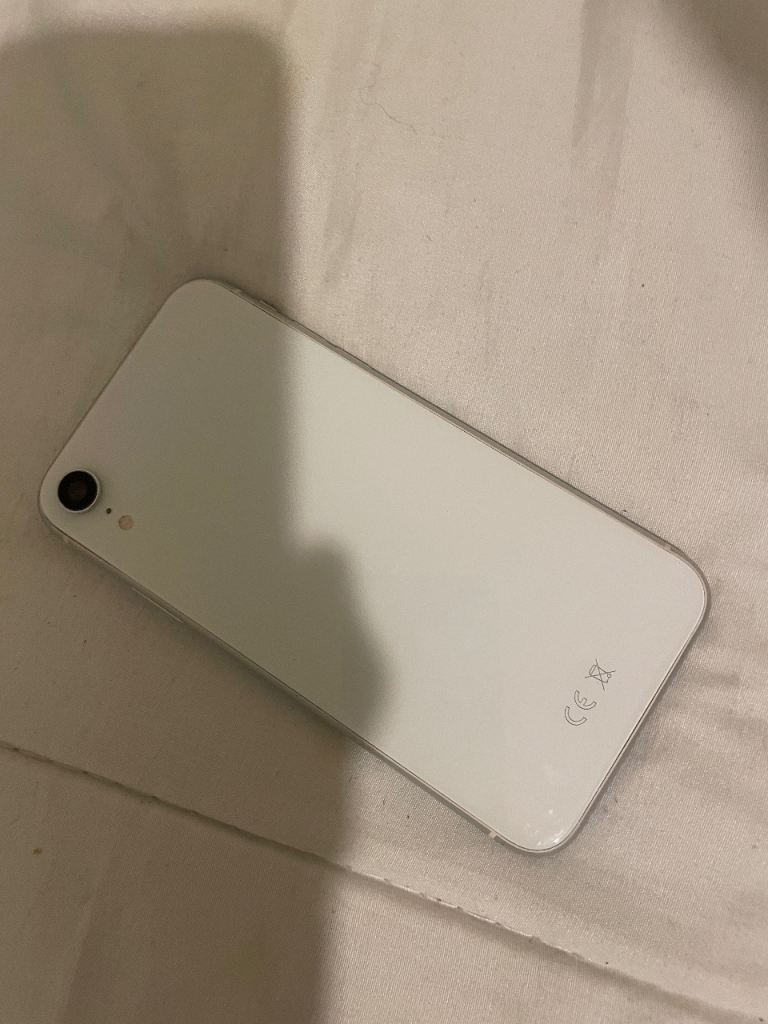 Apple iPhone XR 64GB - White, Good Condition